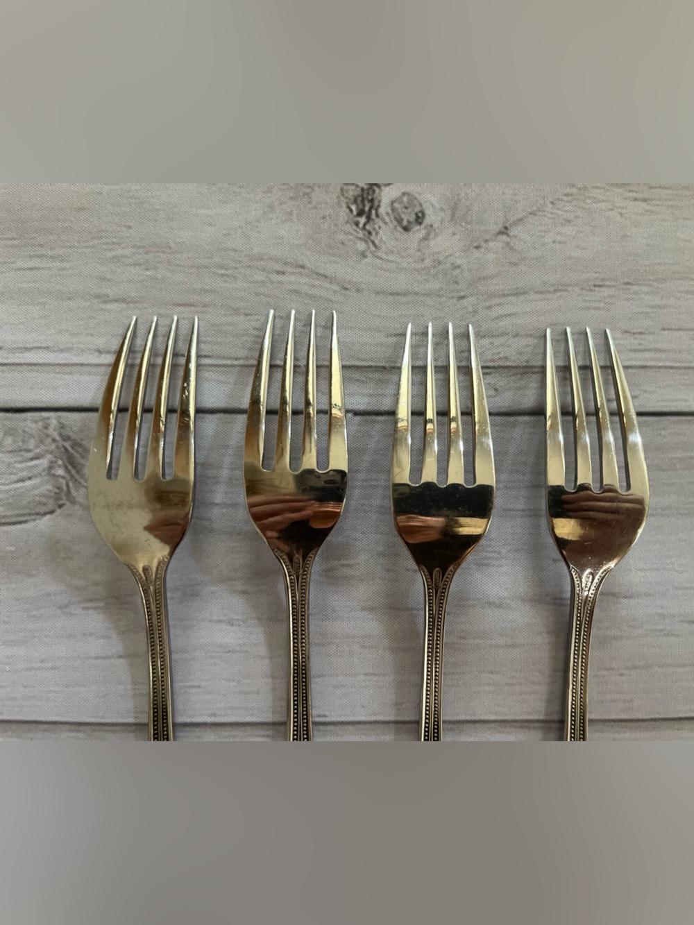 One set of 4 vintage Salem 1776 stainless steel beaded edge dinner forks. - Picture 4 of 9